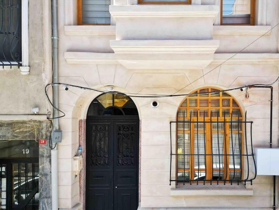 Refurbished Triplex In Taksim Villa Istanbul Eksteriør billede